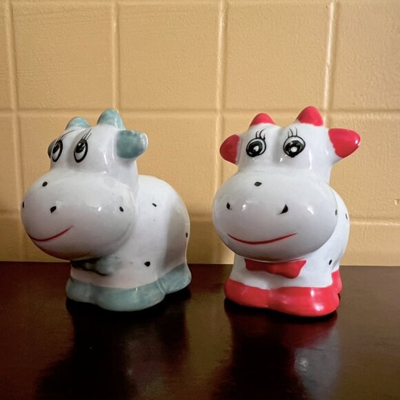 Adorable Vintage Colourful Cows Salt & Pepper Shakers - Picture 2 of 7